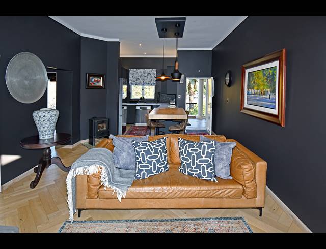 2 BEDROOM APARTMENT FOR SALE IN MELROSE NORTH